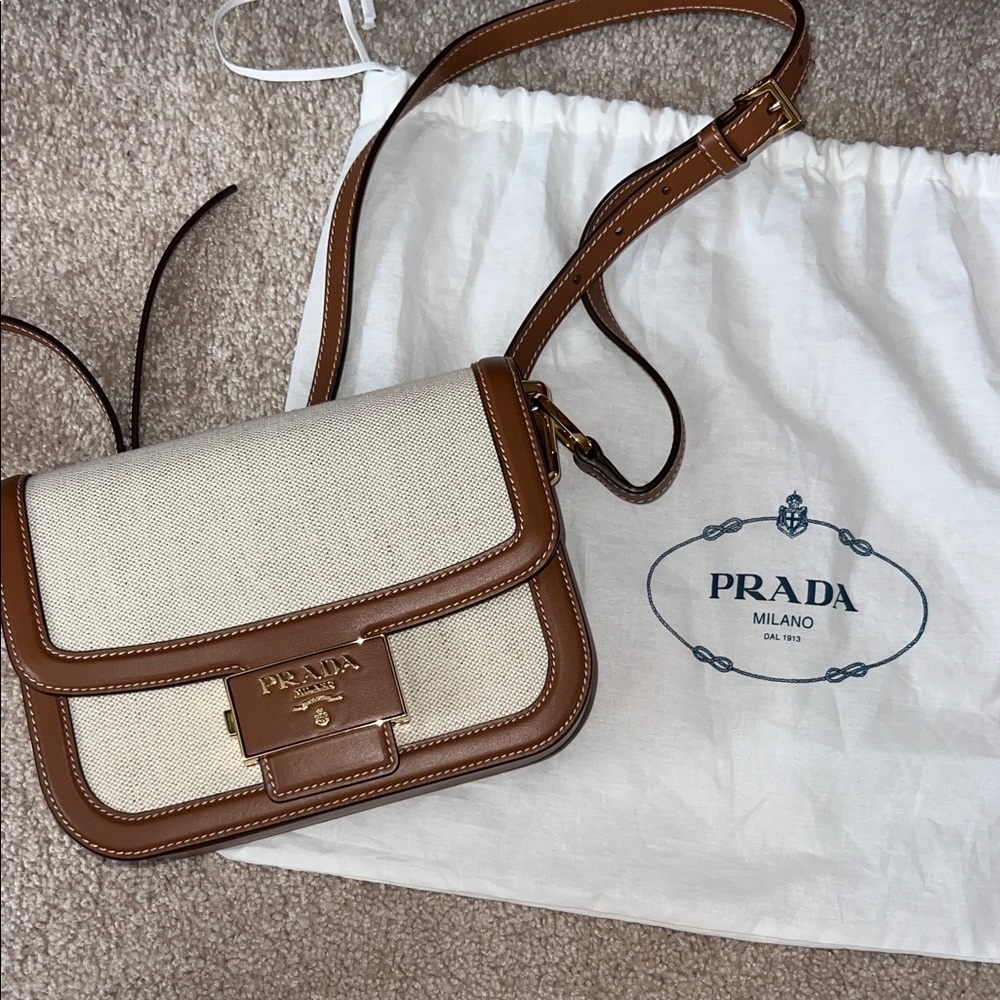 Prada crossbody Mistolino Vitello Embleme Flap Shoulder Bag Naturale Cognac
